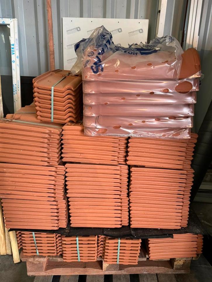 Tuiles neuves HUGUENOT – Plus de 300 pièces – Jamais posées, Doe-het-zelf en Bouw, Dakpannen en Dakbedekking, Dakpannen, Ophalen
