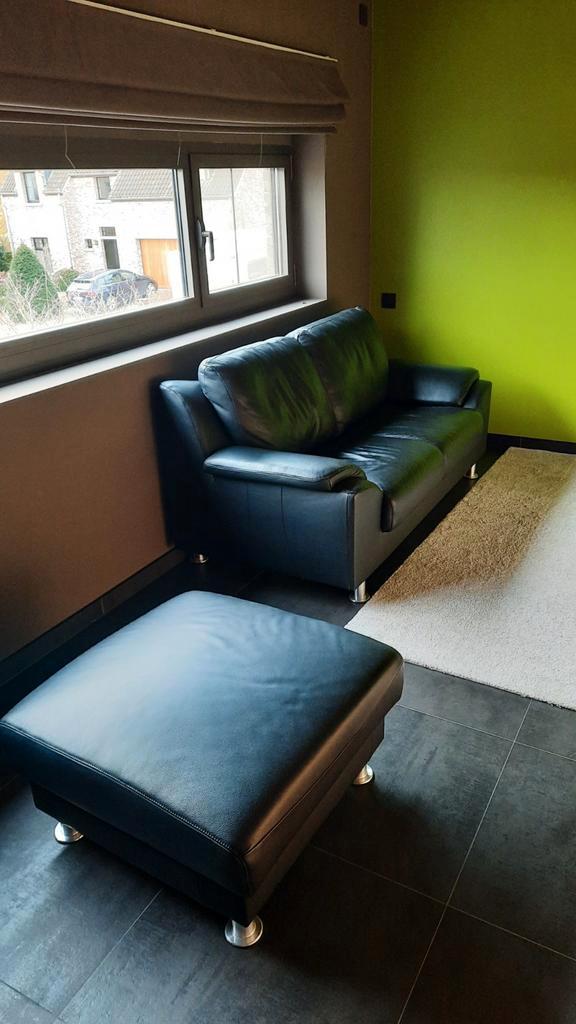 2 lederen 2-zit zetels + lederen poef, Huis en Inrichting, Zetels | Zetels en Chaises Longues, Ophalen