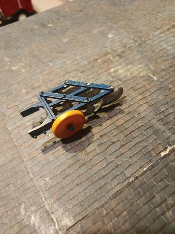 Charrue 3 lames Britains (Gratuit à l'achat de 15€ ou +) beschikbaar voor biedingen