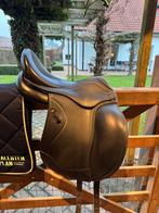 Selle de dressage Ikonic Light 16 pouces noire, Animaux & Accessoires, Chevaux & Poneys | Selles, Enlèvement, Comme neuf, Dressage