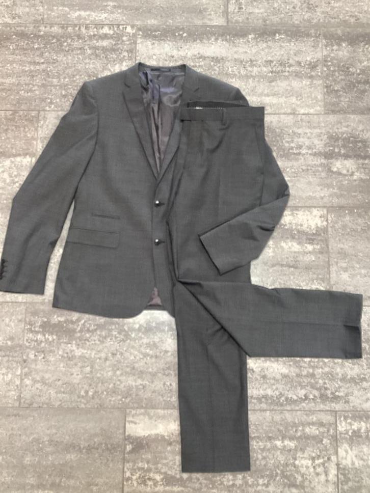 Costume WE gris 50/52, Vêtements | Hommes, Costumes & Vestes, Comme neuf, Taille 52/54 (L), Gris, Enlèvement ou Envoi