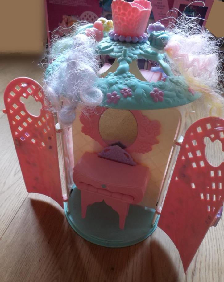 Beauty Magic Throne - Mattel 2643 (1988), Kinderen en Baby's, Speelgoed | Poppen, Gebruikt, Barbie, Ophalen