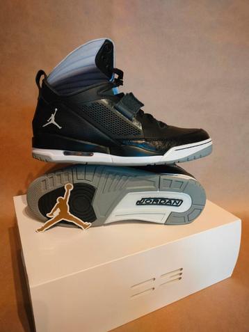 Jordan Flight '97 Wolf Grey size EU 44,5 beschikbaar voor biedingen