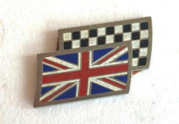 Union Jack & chequered badge. beschikbaar voor biedingen