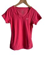 Nike Dri-Fit T-shirt XS, Vêtements | Femmes, Vêtements de sport, Enlèvement ou Envoi, Rose, Nike, Taille 34 (XS) ou plus petite