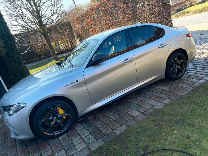 Alfa romeo giulia veloce ti carbon, Auto's, Alfa Romeo, Bedrijf, Giulia, 4x4, ABS, Achteruitrijcamera, Adaptieve lichten, Adaptive Cruise Control