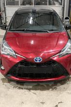 Toyota Yaris 1.5 Hybrid e-CVT Lounge LHD, Auto's, Toyota, 4 cilinders, Leder en Stof, 5 deurs, Dealer onderhouden