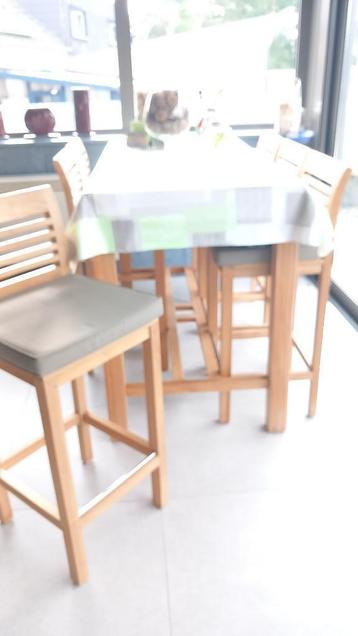 Bartafel + stoelen  beschikbaar voor biedingen