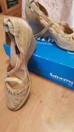 chaussure dame cuir beige neuve  point 38 pour 15  euros, Enlèvement, Neuf, Beige