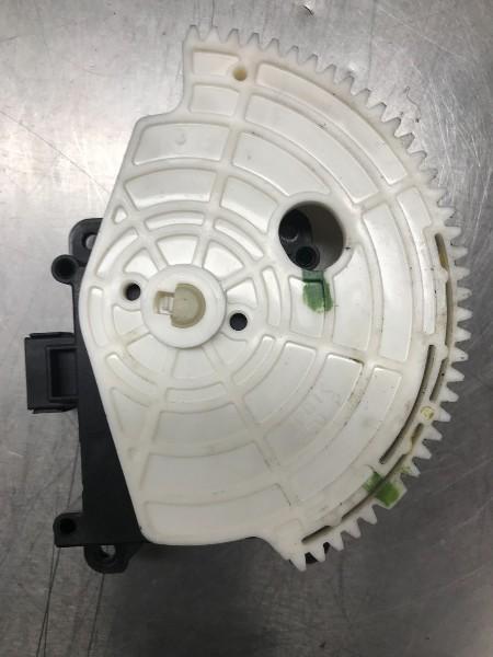 KACHELSTELMOTOR Toyota Auris (E18) (1138002800PLS), Auto-onderdelen, Airco en Verwarming, Toyota, Gebruikt