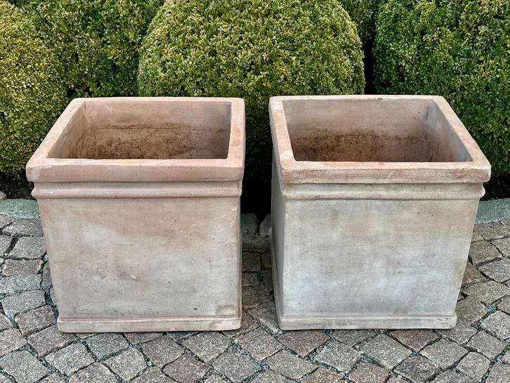 2 terracotta bloempotten - vorstbestendig, Tuin en Terras, Bloempotten, Terracotta, Binnen, Balkon, Tuin, Vierkant, Ophalen