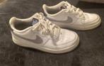 Nike schoenen, Kinderen en Baby's, Ophalen of Verzenden, Zo goed als nieuw, Schoenen