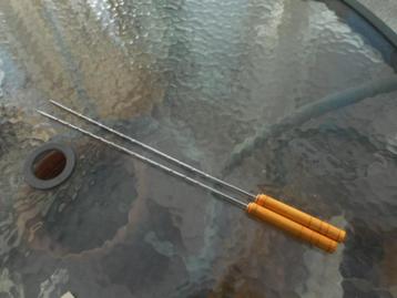 2 barbecue grillspiesen  NIEUW beschikbaar voor biedingen
