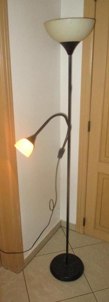 Leuke Retro Metalen Staande Lamp met leeslamp beschikbaar voor biedingen