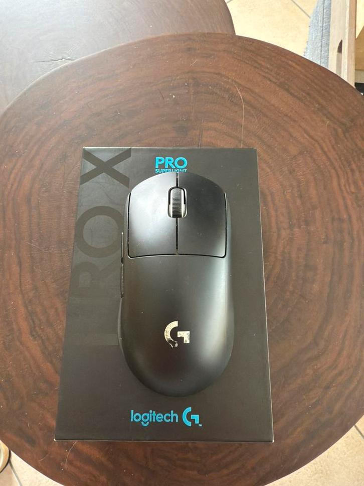 Logitech G 910-005881, Computers en Software, Muizen, Zo goed als nieuw, Muis, Rechtshandig, Draadloos, Ophalen