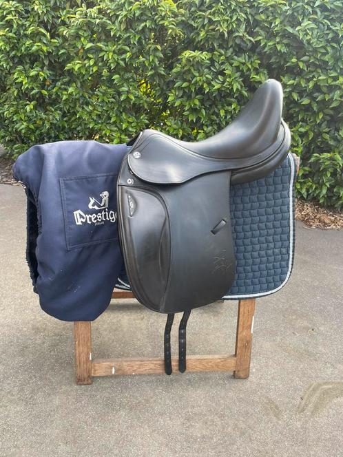 Dressuurzadel Prestige X-Helen 17 inch, boommaat 33 (=MW), Dieren en Toebehoren, Paarden en Pony's | Zadels, Zo goed als nieuw