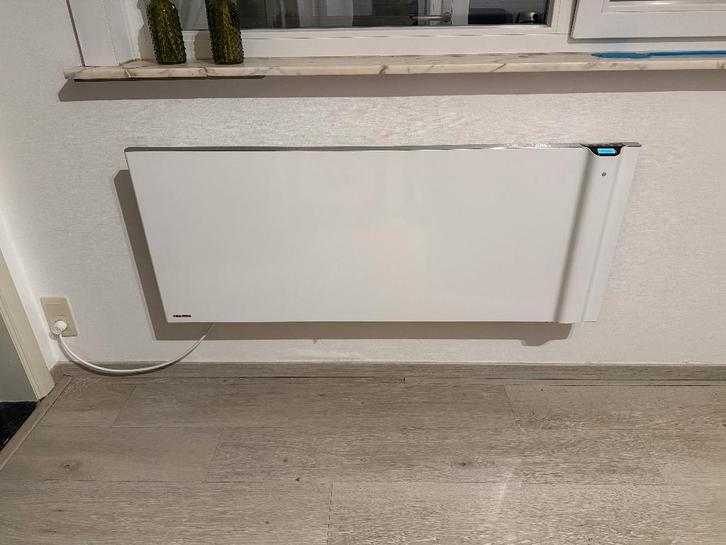 Stiebel Eltron Wandconvector, Doe-het-zelf en Bouw, Verwarming en Radiatoren, Zo goed als nieuw, Overige typen, 800 watt of meer