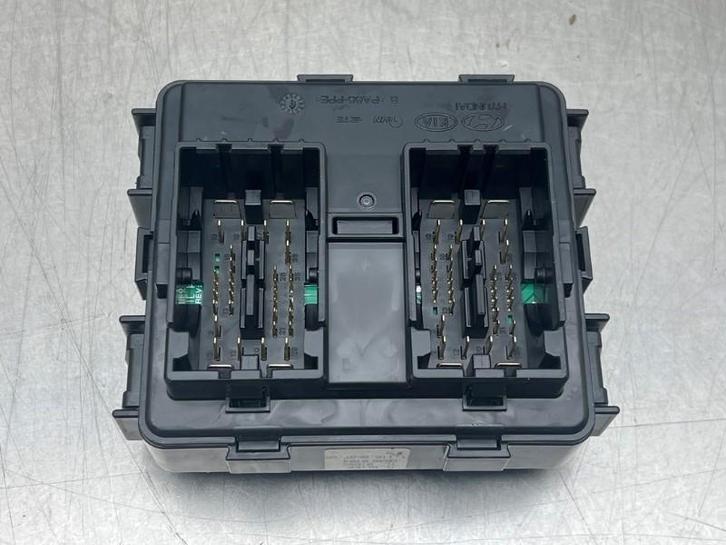 BOITIER FUSIBLES Hyundai Tucson (TL) (|91950D3230|), Autos : Pièces & Accessoires, Électronique & Câbles, Hyundai, Utilisé