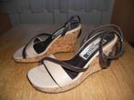 Sandales, Kleding | Dames, Ophalen of Verzenden, Zo goed als nieuw, Beige