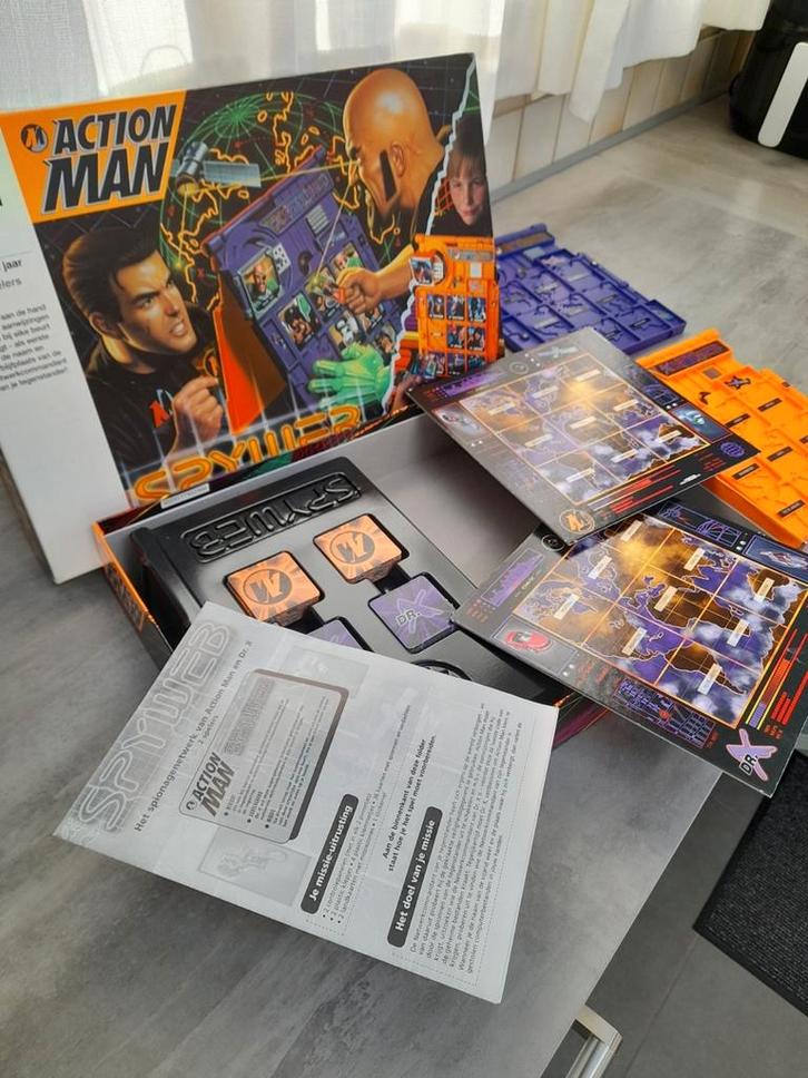 MB spel Action man SPYWEB, Hobby en Vrije tijd, Gezelschapsspellen | Bordspellen, Zo goed als nieuw, Ophalen of Verzenden
