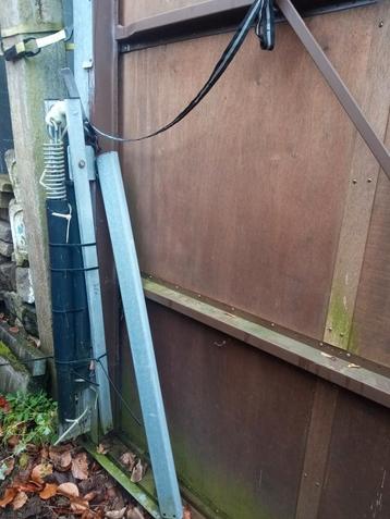 Garage kantelpoort 5 meter buiten maat , 4m 70 binnen maat.
 beschikbaar voor biedingen