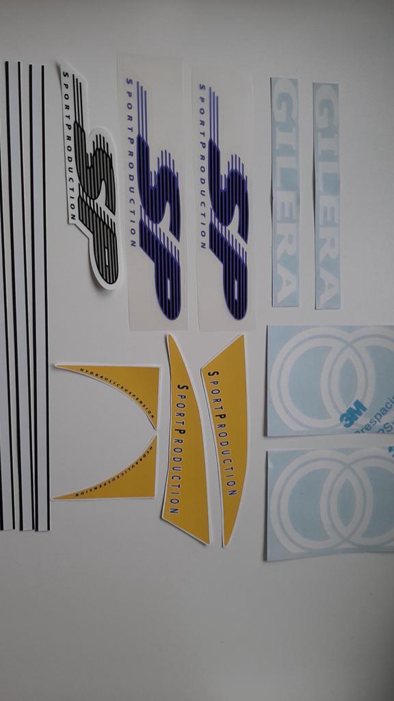 Gilera runner stickers sticker set Violet paars geel sp, Fietsen en Brommers, Brommeronderdelen | Scooters, Zo goed als nieuw