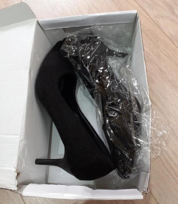 escarpin noir pointure 37, Kleding | Dames, Schoenen, Nieuw, Pumps, Zwart, Ophalen of Verzenden