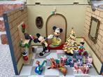 DISNEY CRÈCHE " VROLIJK KERSTFEEST " IN HOUTEN BOX/ ZELDZAAM, Verzamelen, Ophalen, Zo goed als nieuw