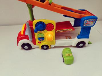Oplegger van Vtech met geluid en licht. beschikbaar voor biedingen