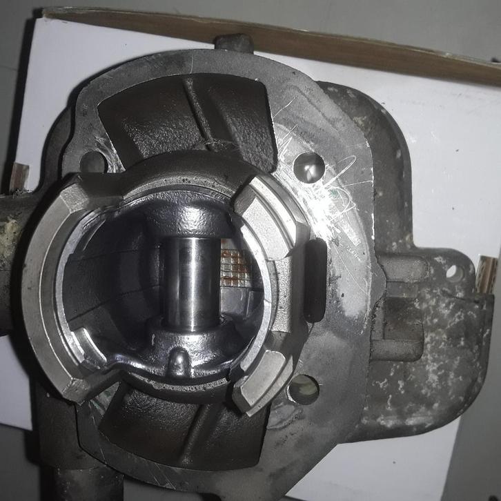 Cilinder Peugeot Jet Force/Ludix Blaster 50 12000km, Fietsen en Brommers, Brommeronderdelen | Scooters, Peugeot, Cilinder, Ophalen of Verzenden