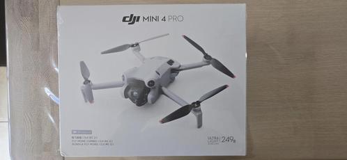 DJI Mini 4 Pro Fly More Combo RC-2 NEUF (non déballé), Audio, Tv en Foto, Drones, Nieuw, Drone met camera, Ophalen