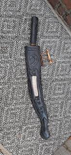 Dague ancienne, épée dans un cadre en bois,, Enlèvement ou Envoi