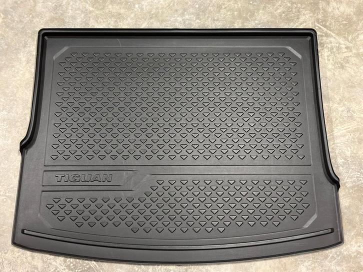 VW Tiguan kofferschaal origineel, Autos : Divers, Tapis de coffre, Utilisé, Enlèvement
