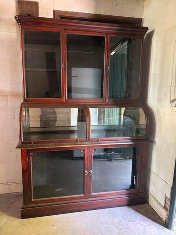 Antieke Engelse vitrine – 3-delig beschikbaar voor biedingen