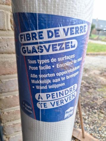 Grote rol glasvezel beschikbaar voor biedingen
