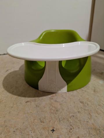 Bumbo seat groen met tafeltje beschikbaar voor biedingen