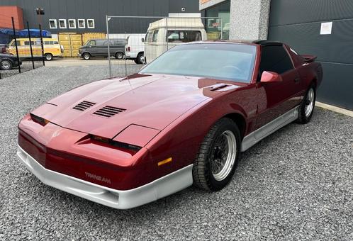 Pontiac trans am 1987, Autos, Oldtimers & Ancêtres, Particulier, Air conditionné, Cruise Control, Jantes en alliage léger, Peinture métallisée