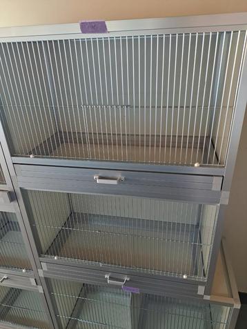 2 ALUMINIUM KOOIEN .  ( NIEUW ) beschikbaar voor biedingen