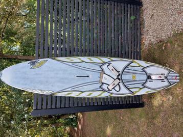 2 F2 surfplanken beschikbaar voor biedingen