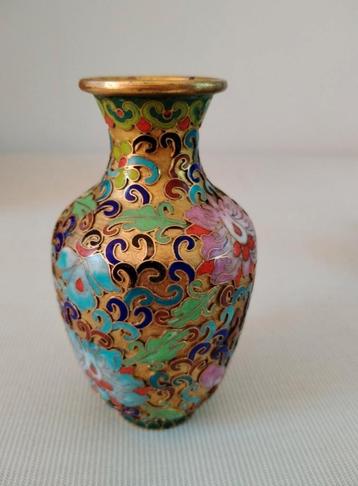 3 delige geëmailleerde cloisonne 2 met voetstuk beschikbaar voor biedingen