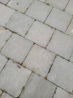 Dalle pierre bleue., Enlèvement