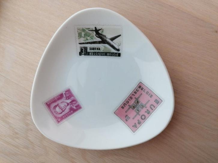 Sabena porselein asbak Vintage Style Expo 1958-63s Postzegel, Verzamelen, Rookartikelen, Aanstekers en Luciferdoosjes, Nieuw, Asbak