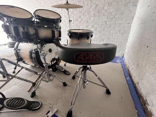 Adams Hydraulische Drumkruk – Zadelzitting, Muziek en Instrumenten, Drumstellen en Slagwerk, Nieuw, Overige merken, Ophalen