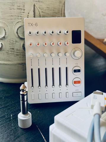 Teenage Engineering TX-6 & CM-15 beschikbaar voor biedingen