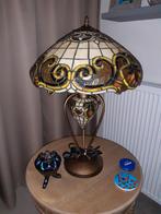 Tiffany lamp., Enlèvement