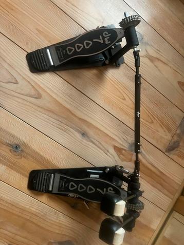 Dubbel bassdrumpedaal DW 7000 beschikbaar voor biedingen