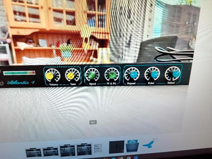 Korelec Atlantis Guitar Echo (Shadows Sound) + Korg tuner, Muziek en Instrumenten, Effecten, Zo goed als nieuw, Delay of Echo