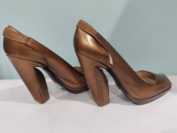 501C* PRADA prachtige volledig leren pumps (40) beschikbaar voor biedingen