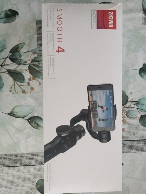 Zhiyun Smooth 4 Gimbal, TV, Hi-fi & Vidéo, Photo | Trépieds & Rotules, Comme neuf, Enlèvement ou Envoi