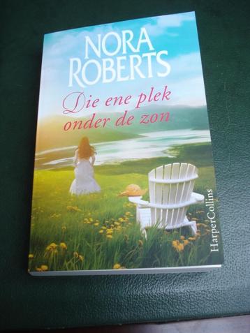 Boek: Nora Roberts: Die ene plek onder de zon beschikbaar voor biedingen